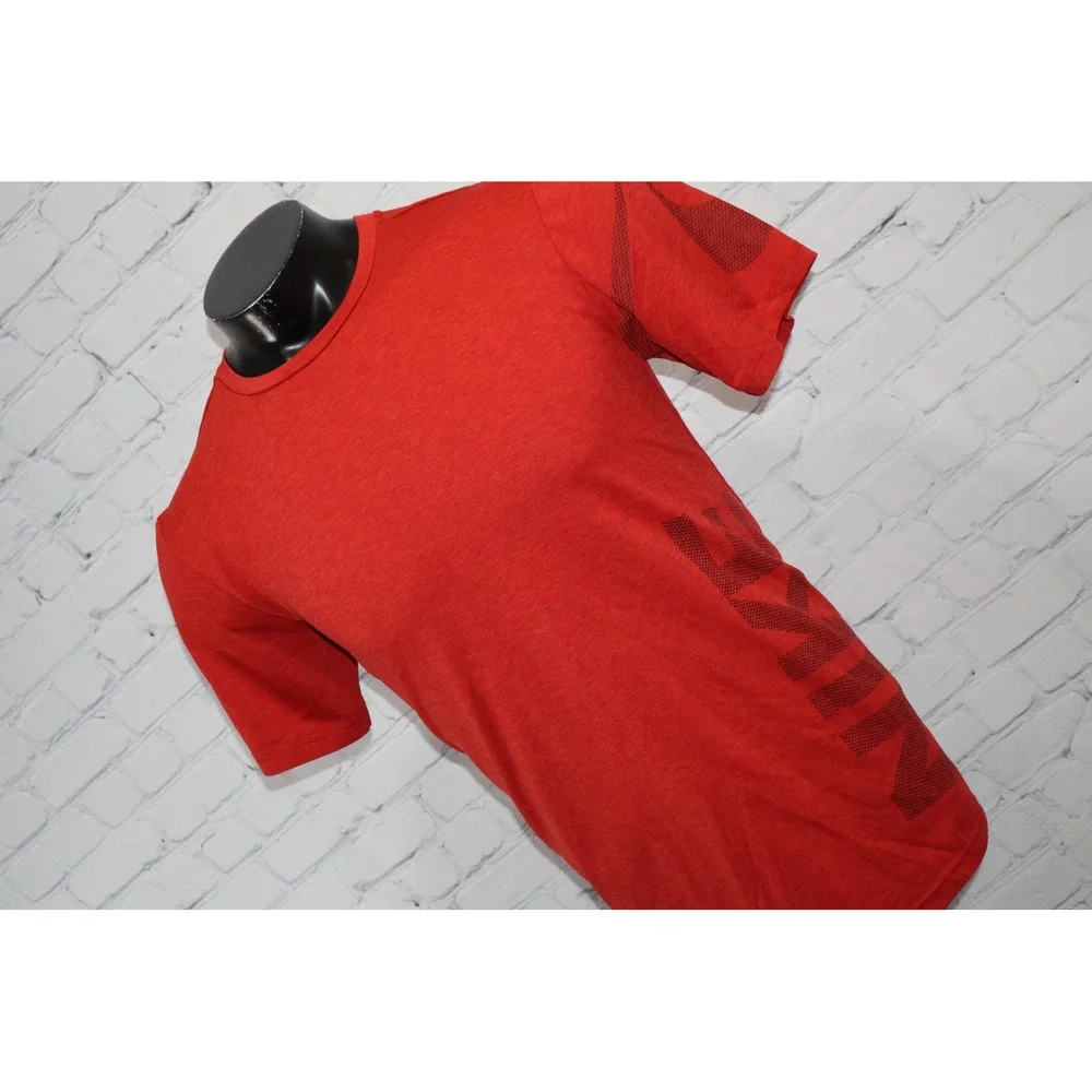 Nike Dri-FIT Gym Workout Shirt Mens Medium Red Short Sleeve Graphic Training Tee